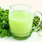چگونه آب گشنیز به رشد مو و بهبود کیفیت آن کمک می‌کند
