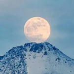 تصاویری از برآمدن قرص کامل ماه بر فراز قله سبلان