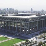 سوال المیرا شریفی مقدم درباره «بازطراحی» و «بازمعماری» ساختمان شیشه‌ای صدا و سیما  |‌ببینید