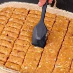 کباب تابه ای مرغ با سس آلبالو؛ طعم جدید و مناسب تابستان