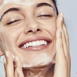 آیا صابون‌ها و فیس‌واش‌های کف‌کننده برای پوست شما مضرند؟