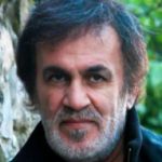 فیلم پخش آهنگ باشکوه حبیب از تلویزیون جلوی ساختمان شیشه ای سوخته صداوسیما / شنیدم چو قوی زیبا بمیرد!