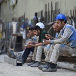 چقدر از درآمدهای مالیاتی دولت را کارمندان و کارگران تأمین کردند؟