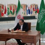 امضای دفتر یادبود وزارت خارجه عربستان توسط سید عباس عراقچی + ویدئو