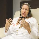 مردم از خانه بیرون نیایند